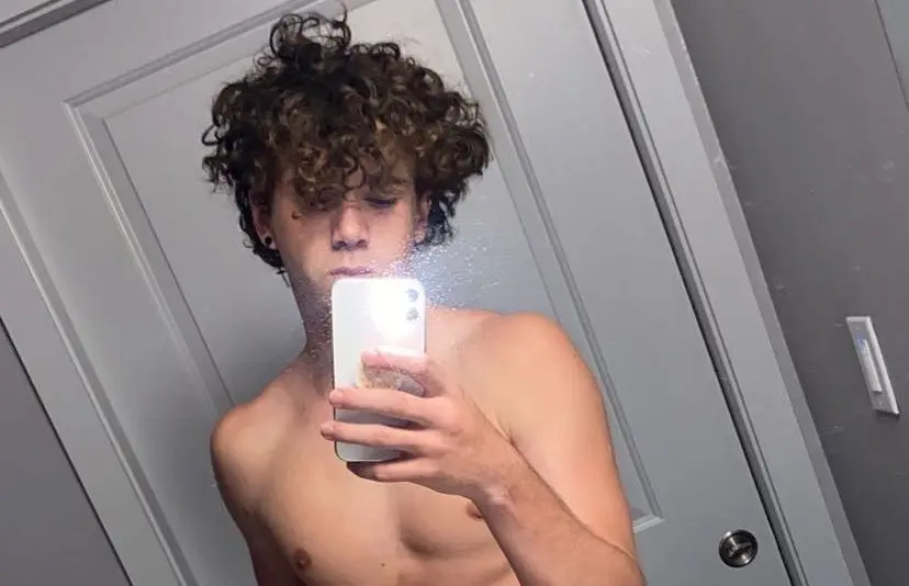 Brodiejohnson cute curly hair OF boy is the average cock hero we need