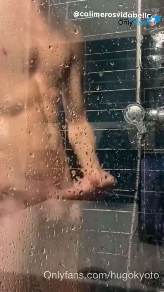 hugokyoto taking a shower cleaning himself to better make a mess